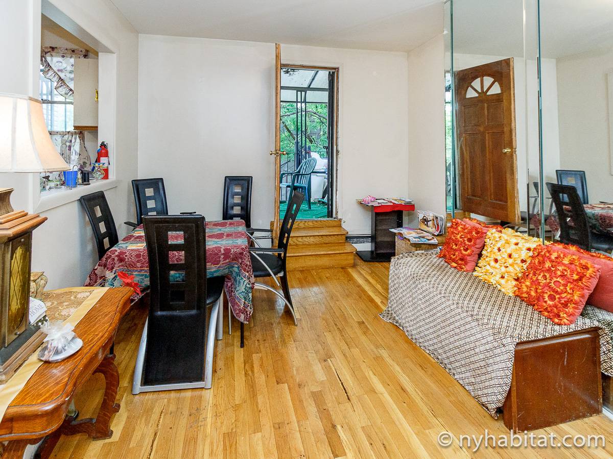 New York Bed And Breakfast 4 Bedroom Triplex Apartment Rental in Clinton Hill NY