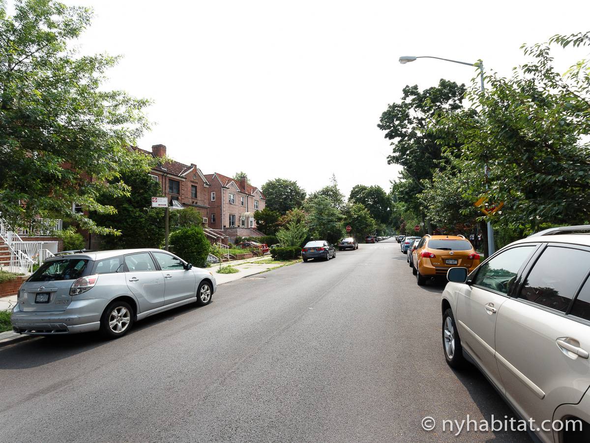 New York Apartment 3 Bedroom Duplex Apartment Rental in Forest Hills, Queens (NY16499)