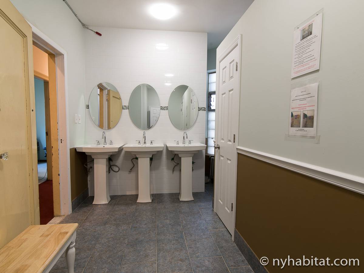 Bathroom 2 - Photo 2 of 3