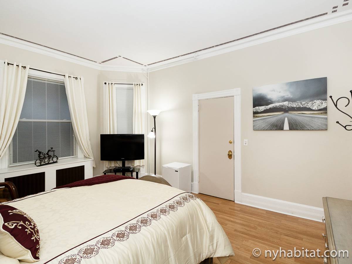 New York Roommate: Room for rent in Staten Island - 7 Bedroom - Triplex