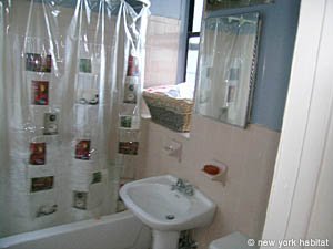New York Studio accommodation - bathroom (NY-2575) photo 1 of 1