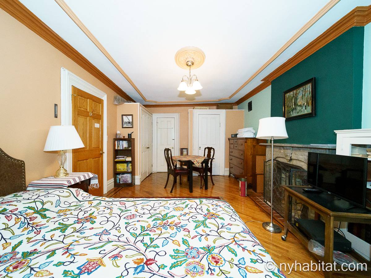 New York 4 Bedroom - Townhouse roommate share apartment - bedroom 2 (NY-2888) photo 2 of 5