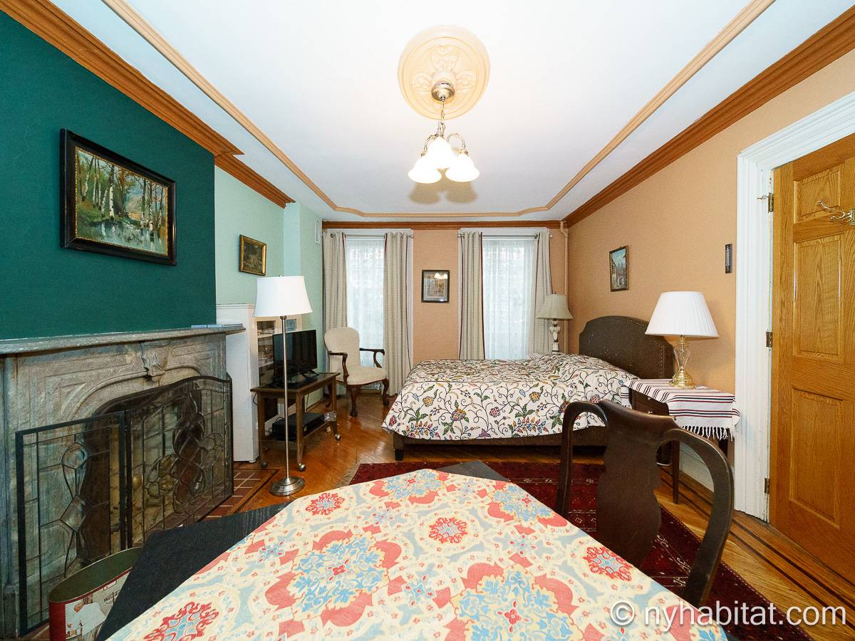 New York 4 Bedroom - Townhouse roommate share apartment - bedroom 2 (NY-2888) photo 1 of 5