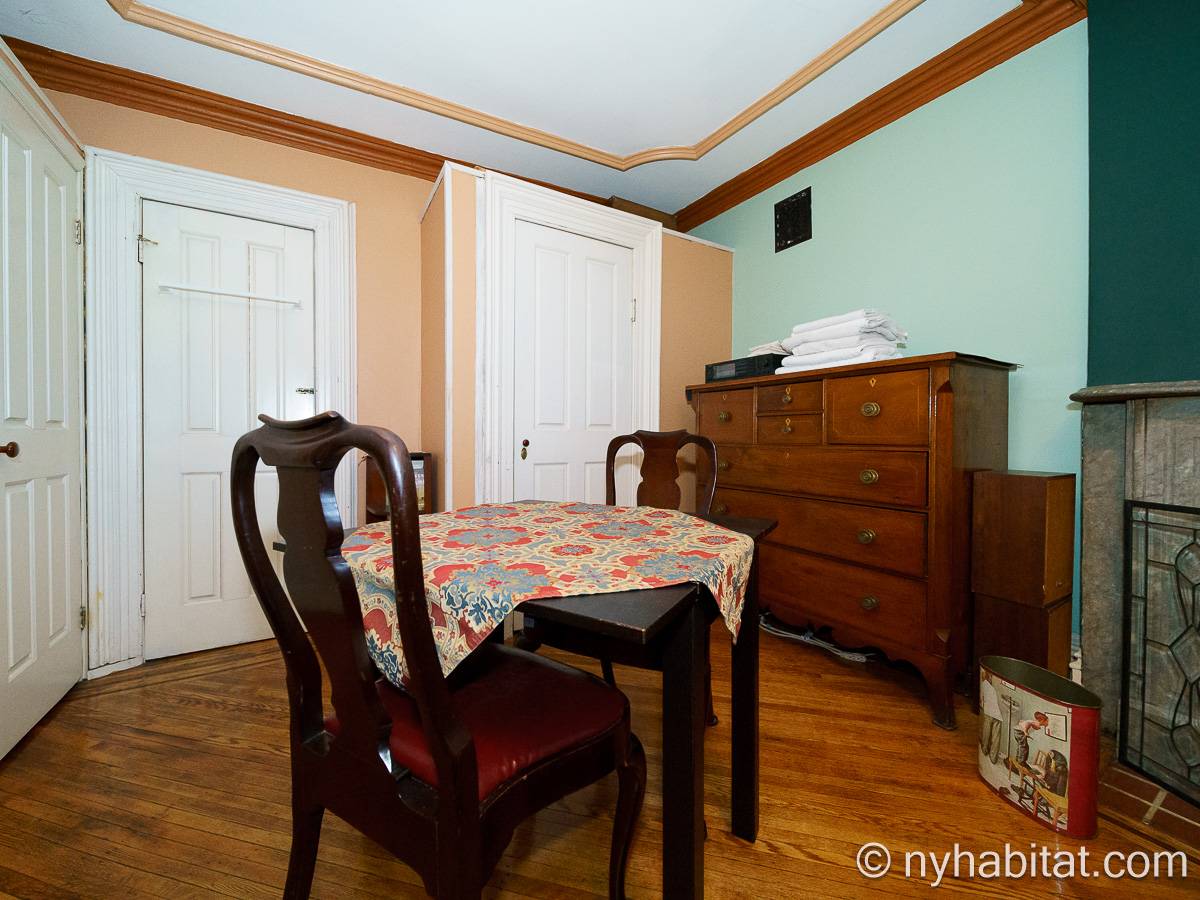 New York 4 Bedroom - Townhouse roommate share apartment - bedroom 2 (NY-2888) photo 4 of 5