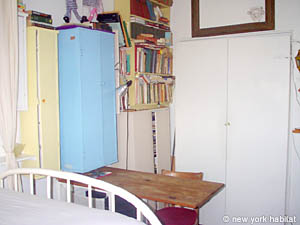 New York Studio accommodation living room photo 8