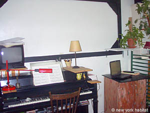 New York Studio accommodation living room photo 10