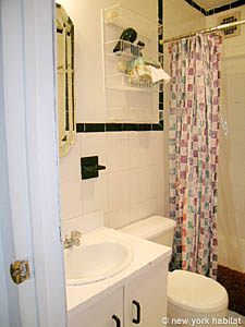 New York 3 Zimmer wohnungsvermietung - badezimmer 1 (NY-4591) photo 2 von 2