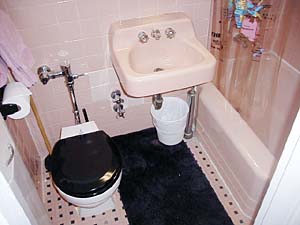 New York Studio apartment - bathroom (NY-4604) photo 2 of 2