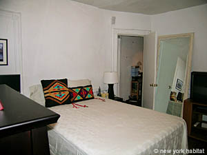 New York 3 Bedrooms roommate share apartment bedroom 2 photo 4