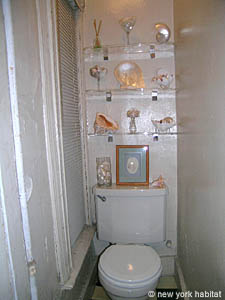 New York 3 Bedrooms roommate share apartment bathroom 1 photo 7