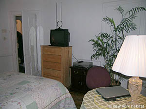New York 3 Bedrooms roommate share apartment bedroom 1 photo 9