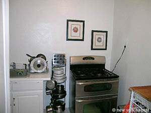 New York 3 Bedrooms roommate share apartment kitchen photo 12