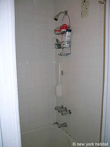 New York 3 Bedrooms roommate share apartment bathroom 1 photo 15
