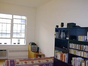 New York Studio apartment living room photo 3