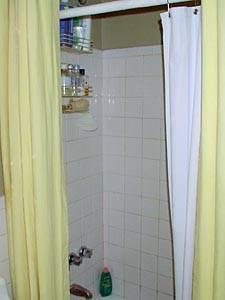 New York Studio accommodation bathroom photo 8