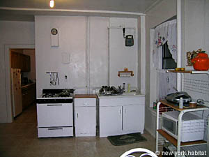 New York 4 Bedrooms roommate share apartment kitchen photo 2