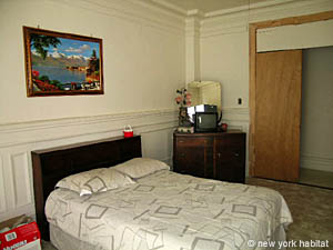 New York 4 Bedrooms roommate share apartment bedroom 1 photo 3