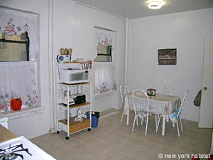 New York 4 Bedrooms roommate share apartment kitchen photo 16