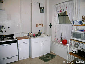 New York 4 Bedrooms roommate share apartment kitchen photo 17