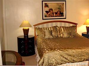 New York 2 Bedroom accommodation - living room (NY-6718) photo 2 of 7