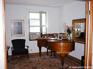New York 2 Bedroom apartment - living room (NY-6748) photo 2 of 9