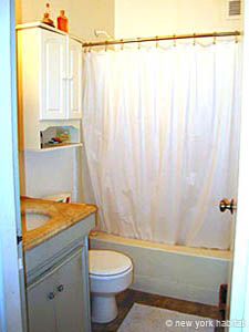New York T2 - Loft appartement location vacances - salle d'eau (NY-7619) photo 1 sur 2