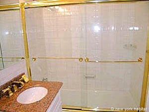 New York 2 Bedroom accommodation - bathroom 1 (NY-7724) photo 2 of 2
