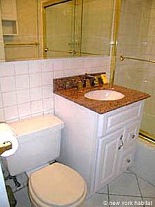 New York 2 Bedroom accommodation - bathroom 1 (NY-7724) photo 1 of 2