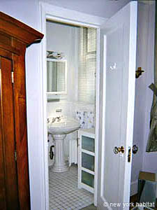 New York Alcove Studio apartment living room photo 3