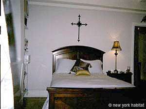 New York Alcove Studio apartment living room photo 8