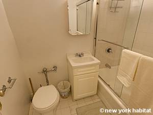 New York Studio T1 logement location appartement - salle de bain (NY-8404) photo 2 sur 4 New York Studio T1 logement location appartement - salle de bain (NY-8404) photo 2 sur 4