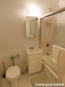 New York Studio T1 logement location appartement - salle de bain (NY-8404) photo 3 sur 4 New York Studio T1 logement location appartement - salle de bain (NY-8404) photo 3 sur 4