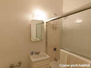 New York Studio T1 logement location appartement - salle de bain (NY-8404) photo 1 sur 4 New York Studio T1 logement location appartement - salle de bain (NY-8404) photo 1 sur 4