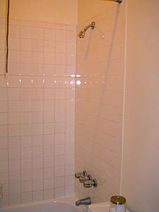 New York Studio accommodation - bathroom (NY-9134) photo 2 of 3