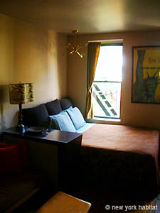 New York Studio accommodation - bathroom (NY-9140) photo 4 of 4