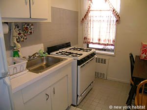 New York 2 Bedroom roommate share apartment - kitchen (NY-9144) photo 2 of 4 New York 2 Bedroom roommate share apartment - kitchen (NY-9144) photo 2 of 4