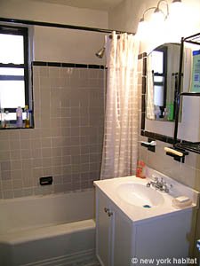 New York 2 Bedroom roommate share apartment - bathroom (NY-9144) photo 5 of 5 New York 2 Bedroom roommate share apartment - bathroom (NY-9144) photo 5 of 5