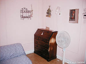 New York 3 Bedroom roommate share apartment - bedroom 2 (NY-9321) photo 2 of 4