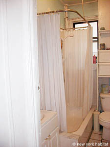 New York 3 Bedroom roommate share apartment - bathroom 1 (NY-9321) photo 1 of 4