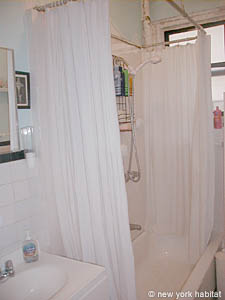 New York 3 Bedroom roommate share apartment - bathroom 1 (NY-9321) photo 3 of 4