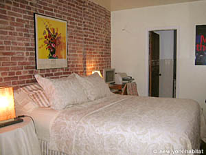 New York 1 Bedroom - Townhouse accommodation bedroom photo 3