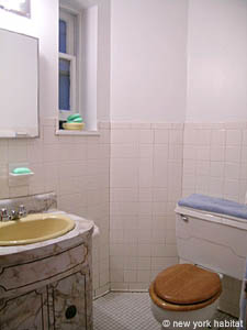 New York 1 Bedroom - Townhouse accommodation bathroom photo 8
