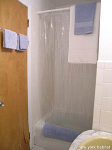 New York 1 Bedroom - Townhouse accommodation bathroom photo 9