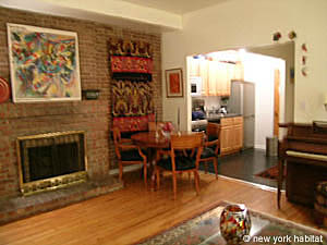 New York 1 Bedroom - Townhouse accommodation living room photo 12
