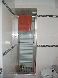 New York 4 Bedroom roommate share apartment - bathroom 1 (NY-9993) photo 3 of 5