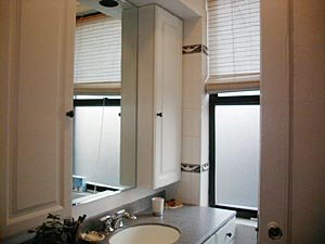 New York 4 Bedroom roommate share apartment - bathroom 1 (NY-9993) photo 5 of 5