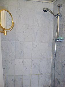 Paris T2 logements location appartements - salle d'eau 1 (PA-4) photo 3 de 3