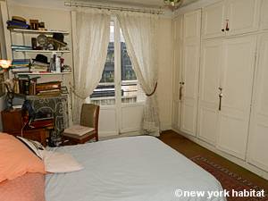 Paris T2 appartement location vacances - chambre (PA-41) photo 1 sur 3 Paris T2 appartement location vacances - chambre (PA-41) photo 1 sur 3