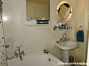 Paris T2 appartement location vacances - salle de bain (PA-41) photo 1 sur 4 Paris T2 appartement location vacances - salle de bain (PA-41) photo 1 sur 4