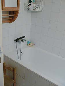 Paris T3 - Duplex appartement location vacances - salle d'eau 1 (PA-164) photo 2 sur 3